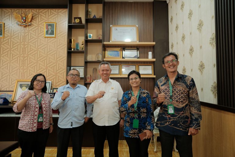 diskusi ADRA dengan bupati sigi